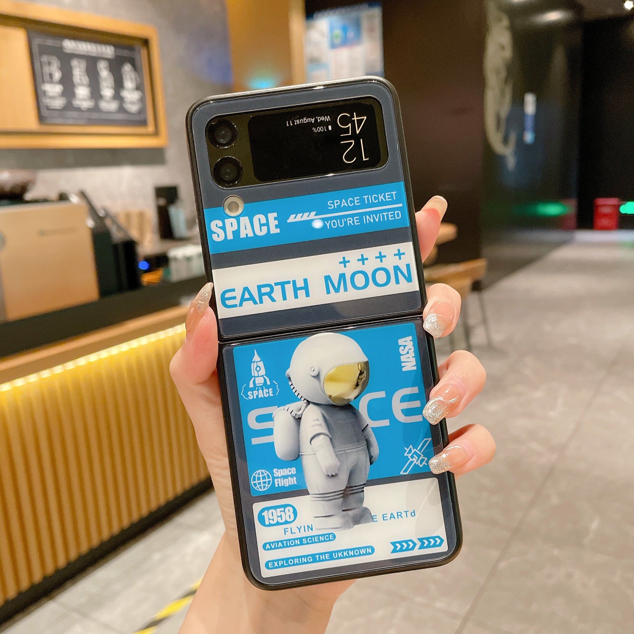 For Samsung Galaxy Z Flip3 5G Astronaut Pattern Folding Phone Case Glass PC Anti-drop Back Cover