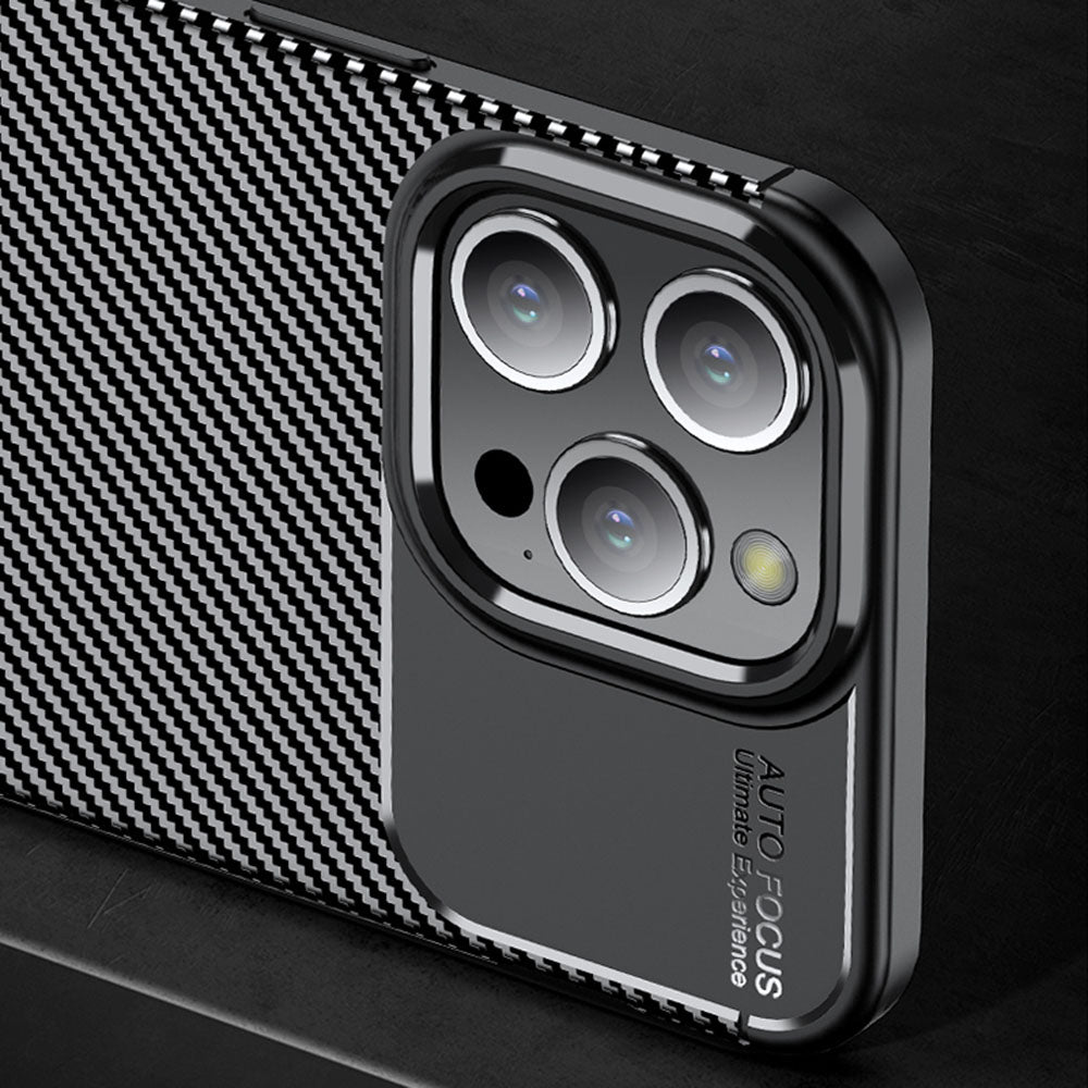 Kryt na telefon s texturou uhlíkových vláken pro iPhone 15 Pro Flexibilní pouzdro na telefon TPU odolné proti pádu