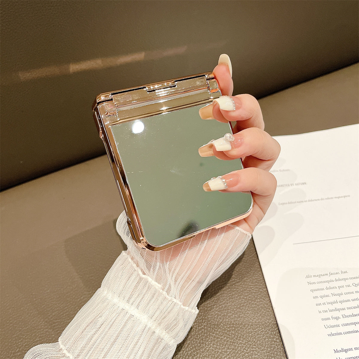 For Samsung Galaxy Z Flip4 5G Shockproof Case Mirror Surface Hard PC Phone Cover Lens Frame Decorated with Rhinestone
