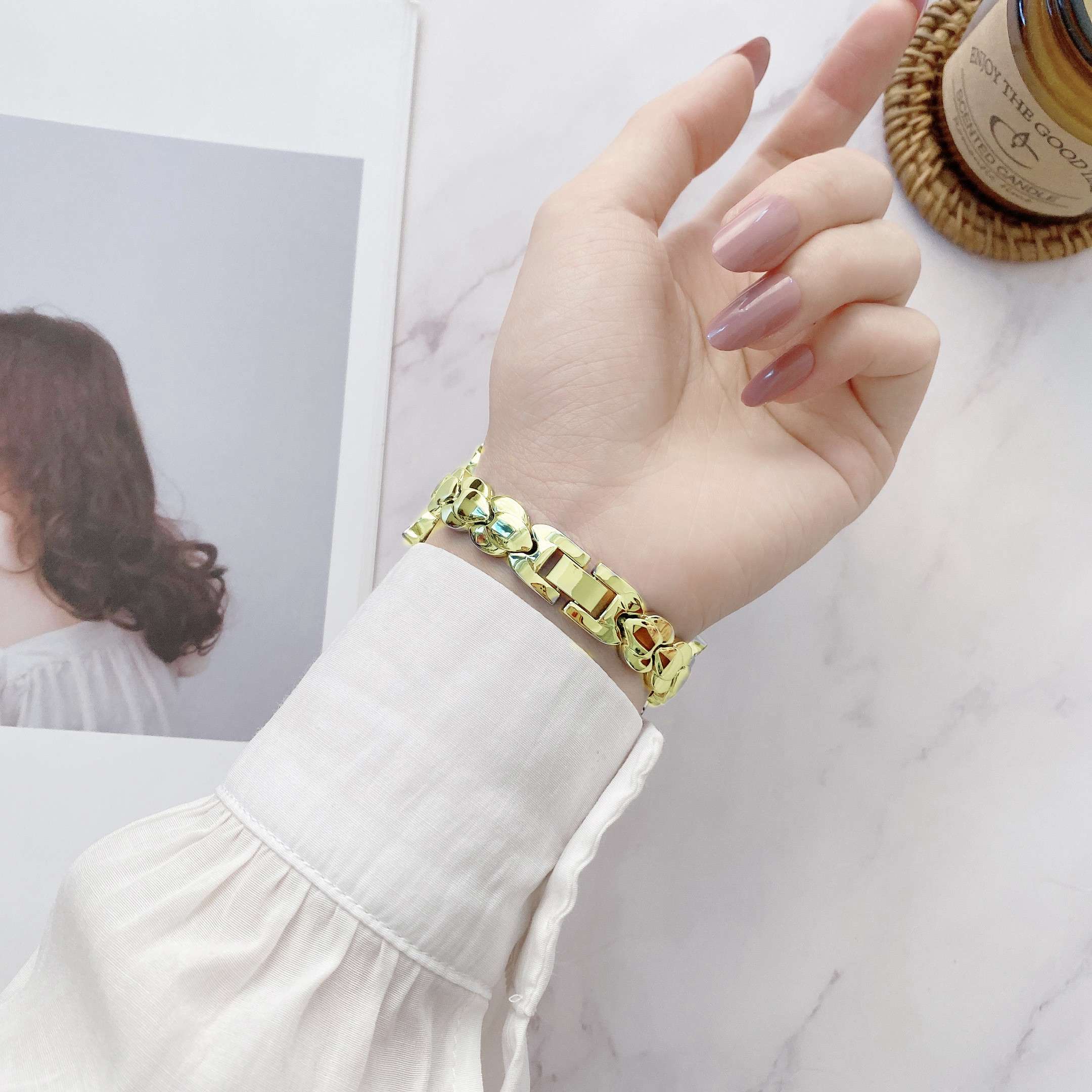 For Apple Watch Series 9 8 7 41mm 6 5 SE SE(2022) SE (2023) 4 40mm 3 2 1 38mm Cute Bee-shape Rhinestone Decor Stainless Steel Watch Band Wrist Strap