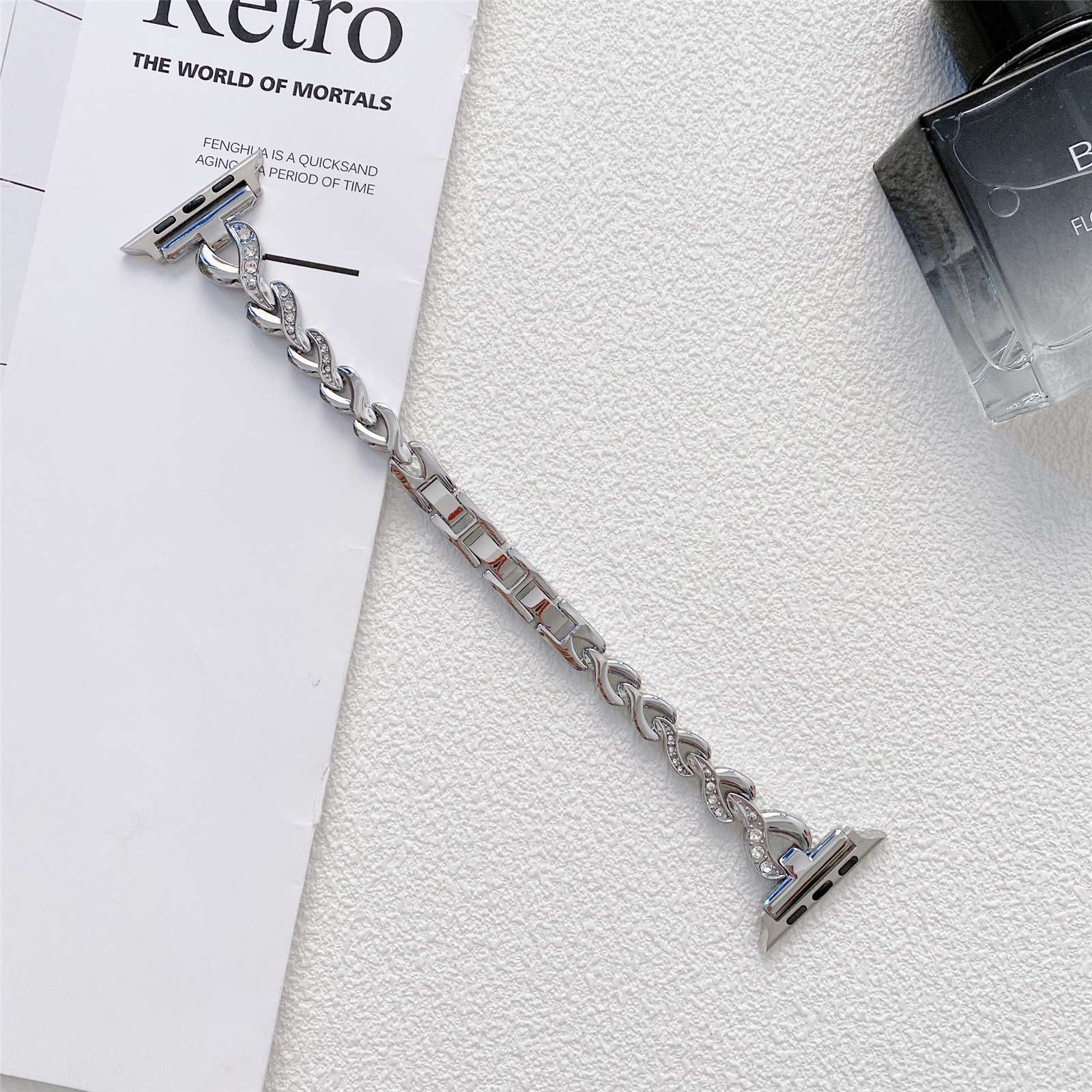 For Apple Watch Series 9 8 7 41mm 6 5 SE SE(2022) SE (2023) 4 40mm 3 2 1 38mm Stylish Heart-shape Rhinestone Decor Stainless Steel Watch Band Wrist Strap