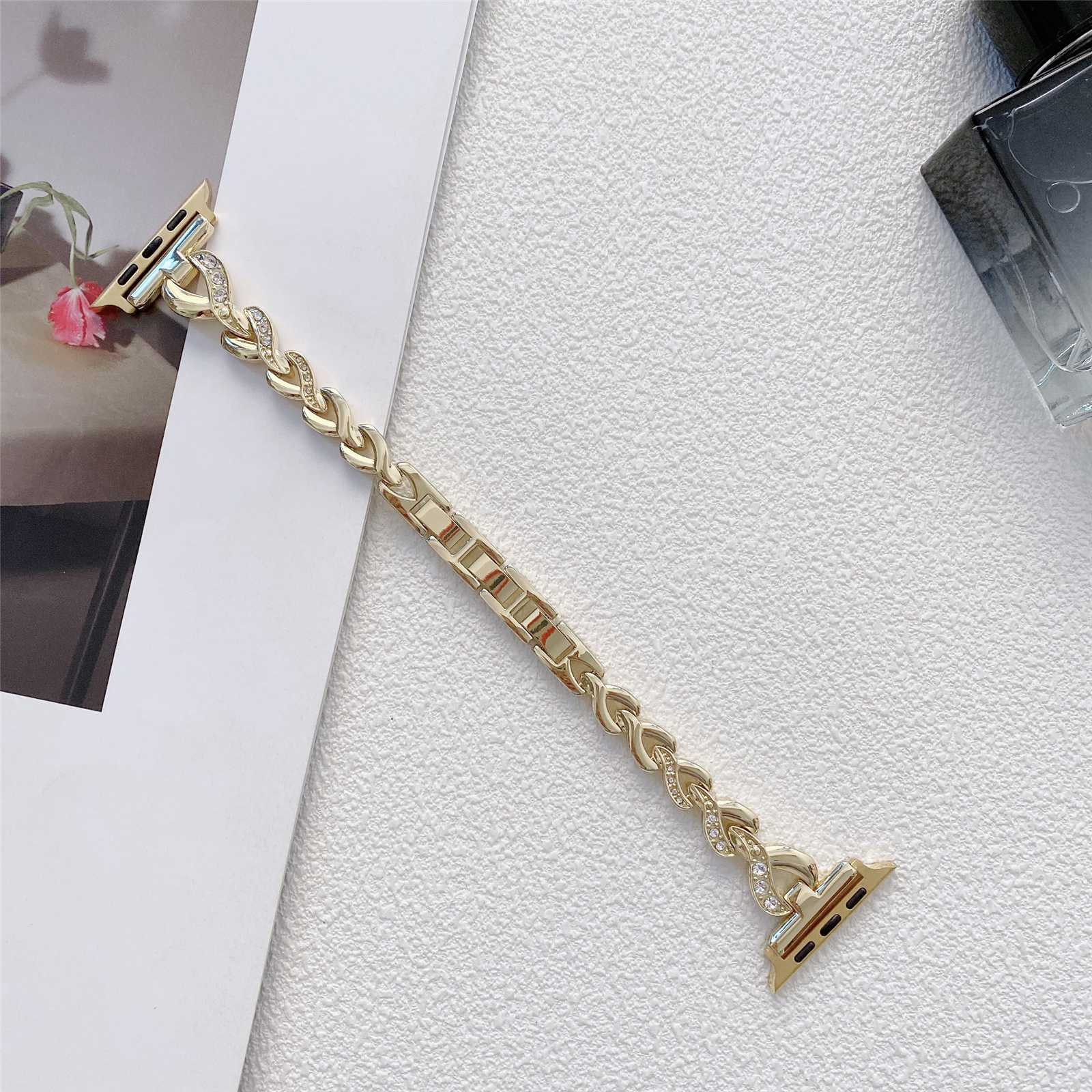 For Apple Watch Series 9 8 7 41mm 6 5 SE SE(2022) SE (2023) 4 40mm 3 2 1 38mm Stylish Heart-shape Rhinestone Decor Stainless Steel Watch Band Wrist Strap
