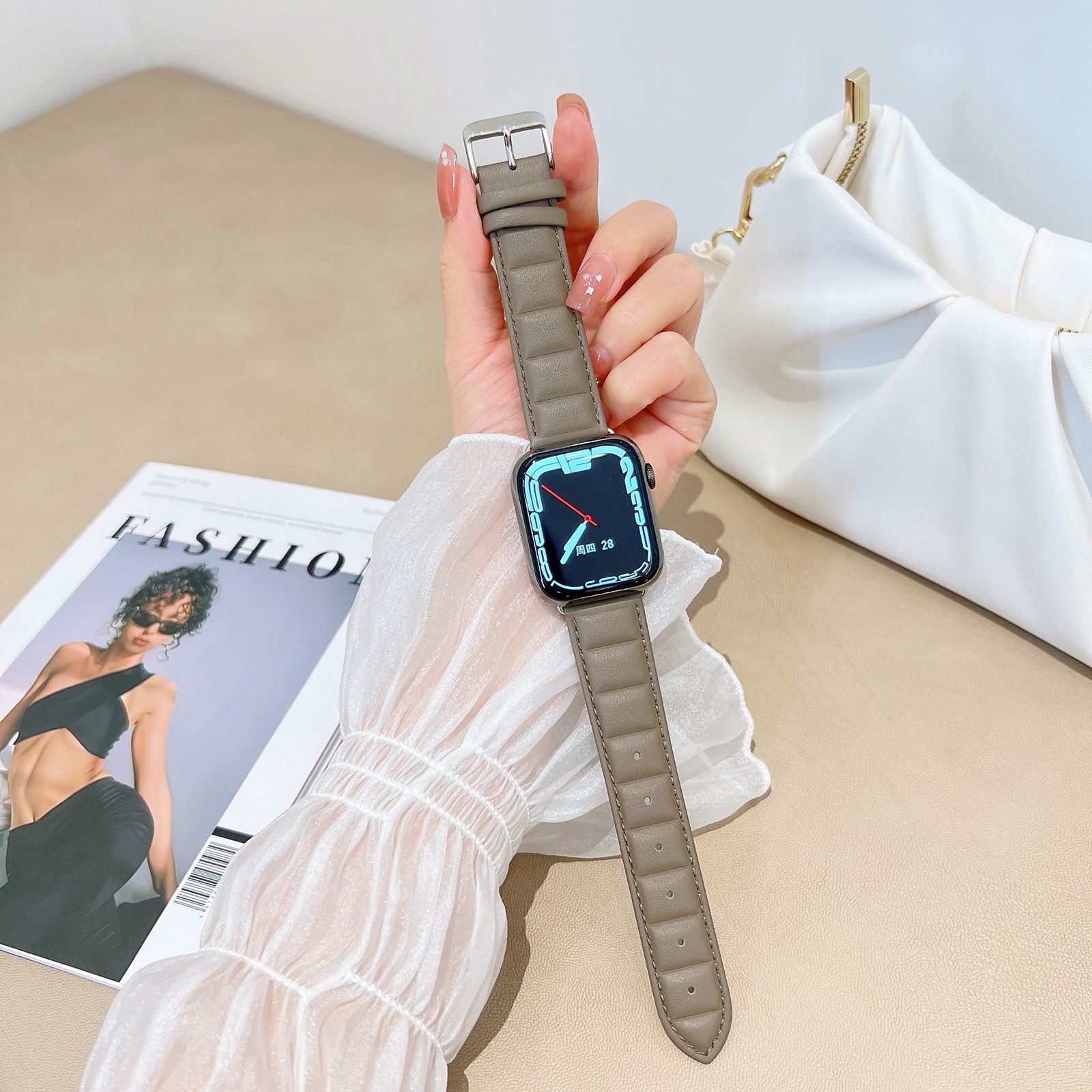 For Apple Watch Series 9 8 7 41mm 6 5 4 SE (2023) SE(2022) SE 40mm 3 2 1 38mm Square Imprinted Texture Genuine Leather Replacement Strap Wrist Band