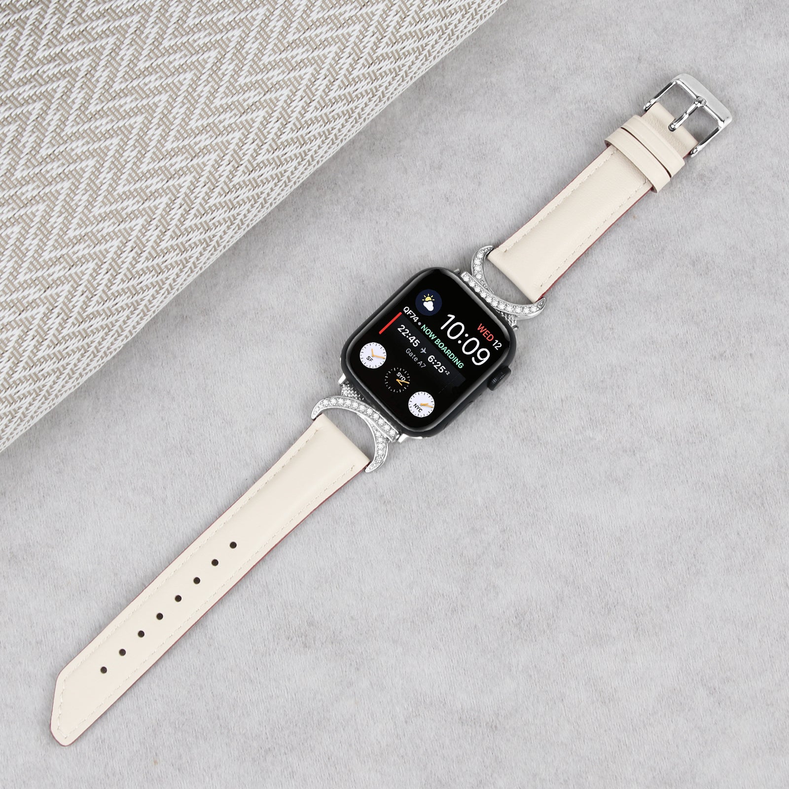 Genuine Cowhide Leather Watch Band for Apple Watch Series 9 8 7 41mm 6 5 4 SE (2022) SE (2023) SE 40mm 3 2 1 38mm Rhinestone Decor Strap Bracelet Strap with Silver Buckle