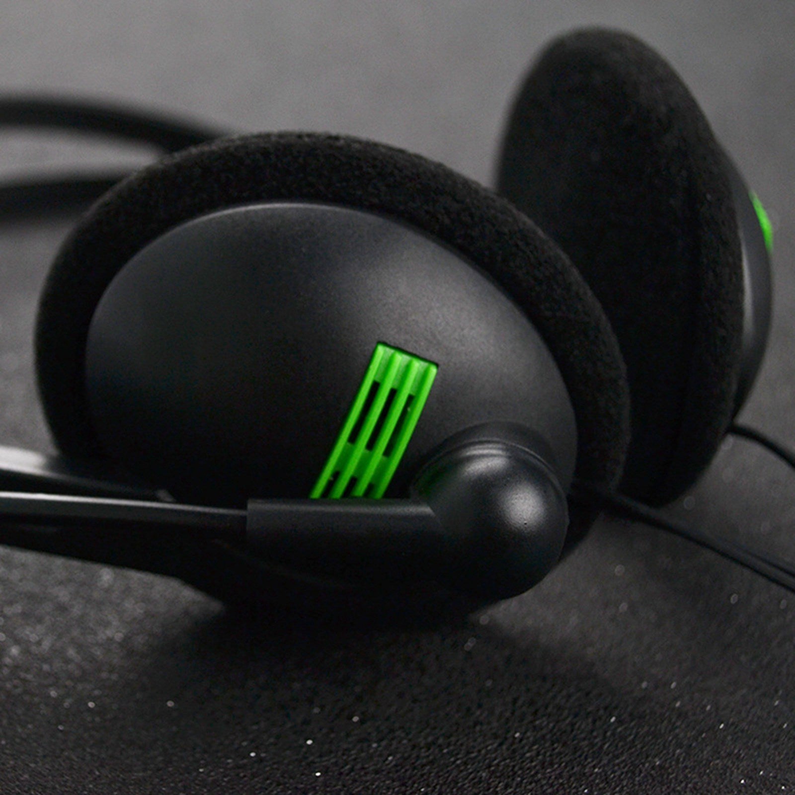 3.5mm Wired Headset Portable Over-Ear Headphones with Rotating Microphone